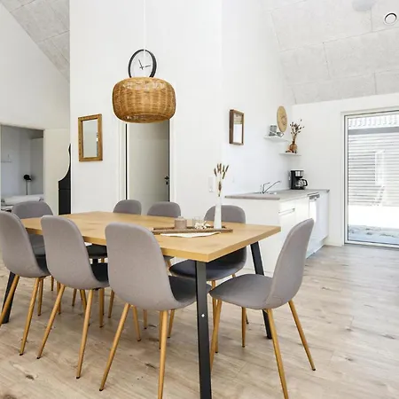 펜션 4 Bedroom Stunning In Romo *